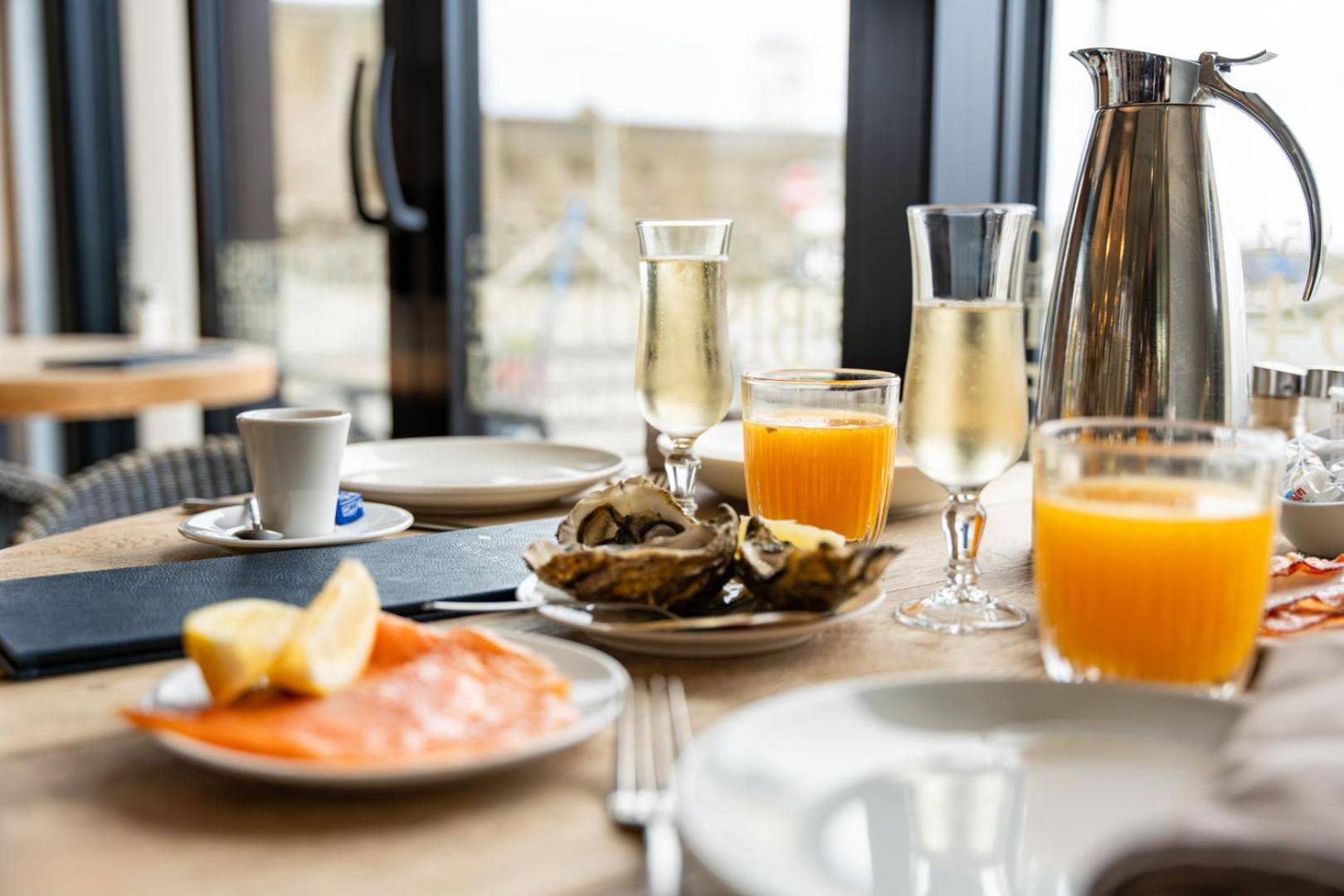 Hostellerie De La Pointe Saint-Mathieu - Spa & Restaurant بلوغونفولان المظهر الخارجي الصورة