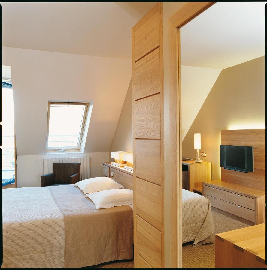 Hostellerie De La Pointe Saint-Mathieu - Spa & Restaurant بلوغونفولان الغرفة الصورة